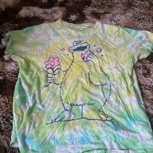 size medium women's sesame street tshirt
